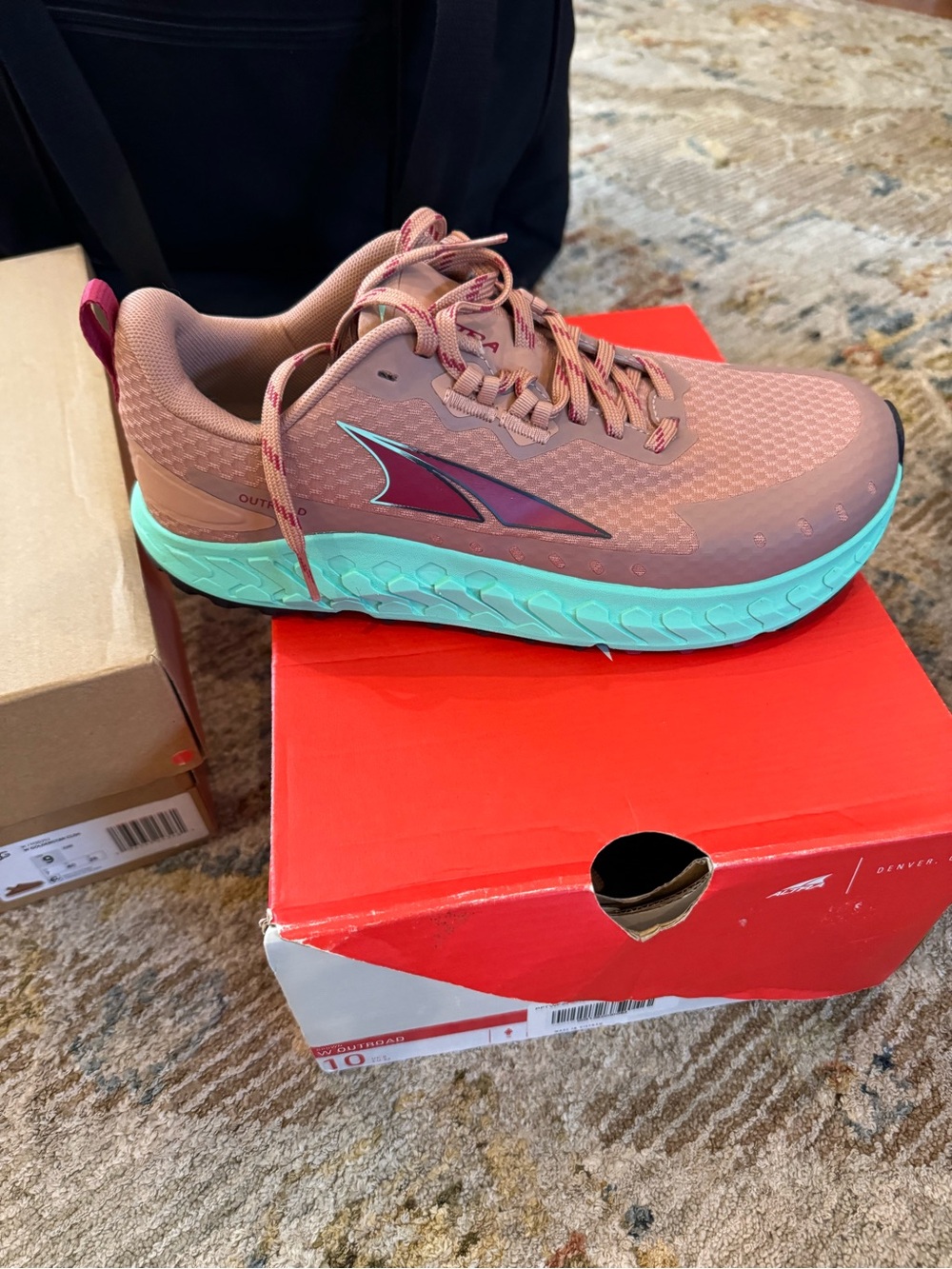 Altra Women's OutRoad Trail Running Shoes - Dusty pink & Mint - Picture 4 of 7